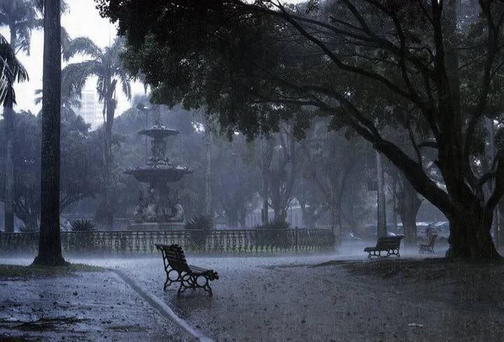 BELEM PRACA DA REPUBLICA CHUVA